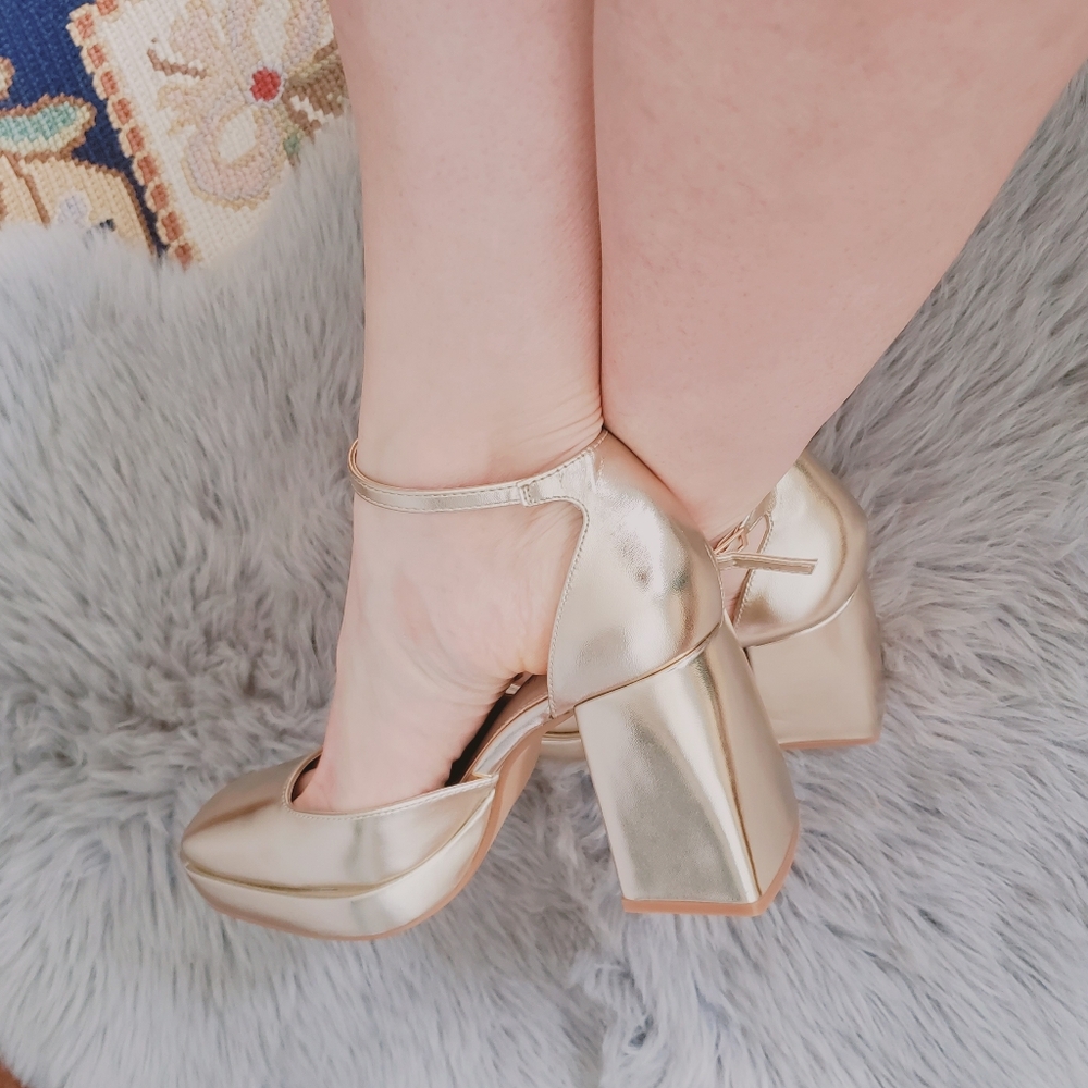 New COCO MELA Light Metallic Champagne Platform Mary-Jane Block Heel- E…